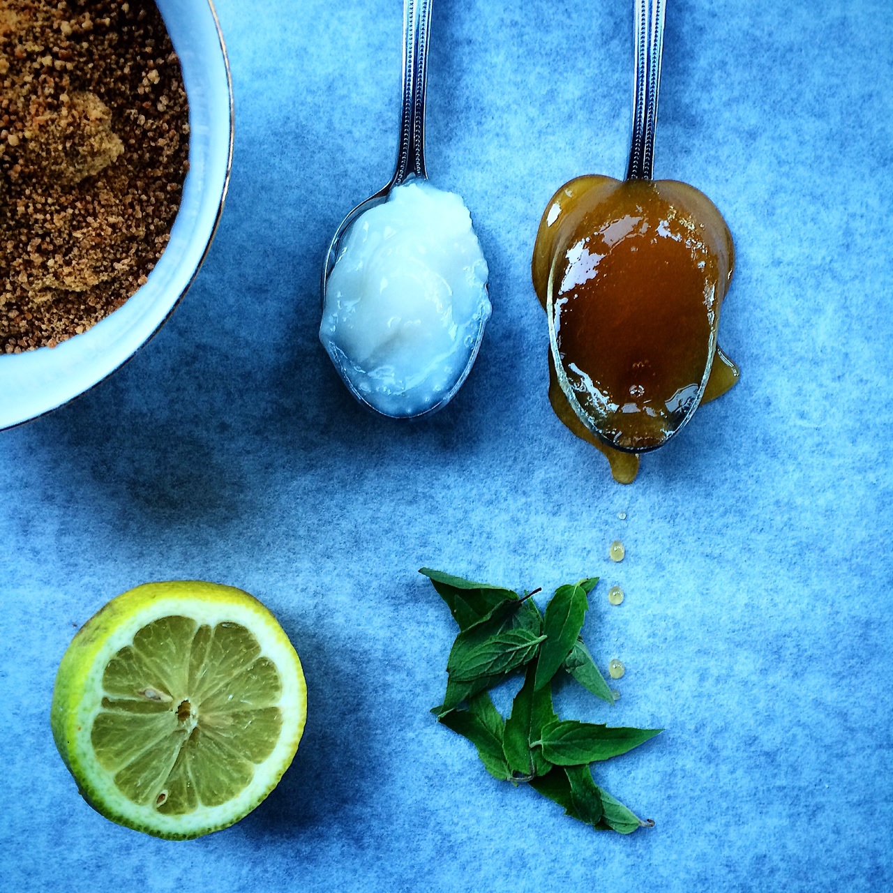 coconut & mint face scrub